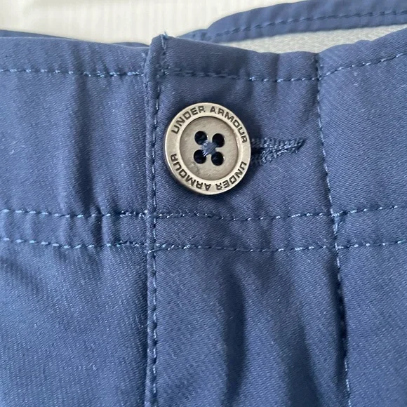 Sleek and Stylish: Under Armor Tapered Pants 0360 - Picture 2 of 9